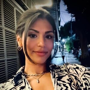 Meet your Posher, Ava